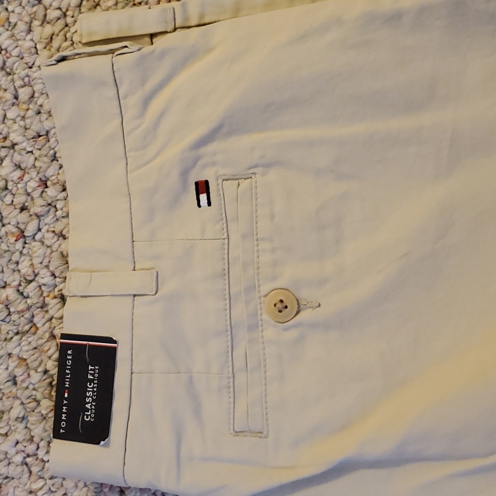 Brand NWT Mens Hilfiger Shorts